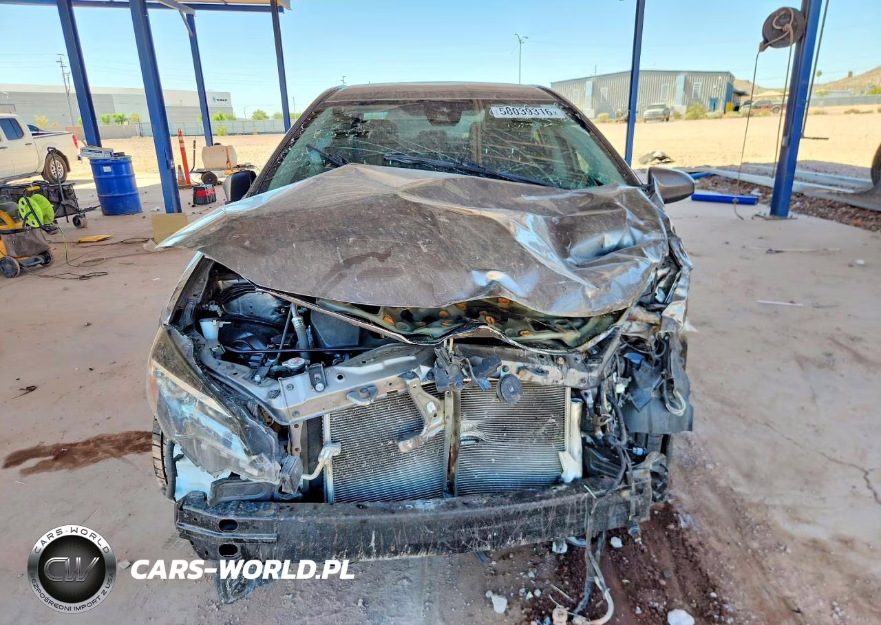 2018 Toyota Corolla Le VIN:2T1BURHE0JC095569 - 5