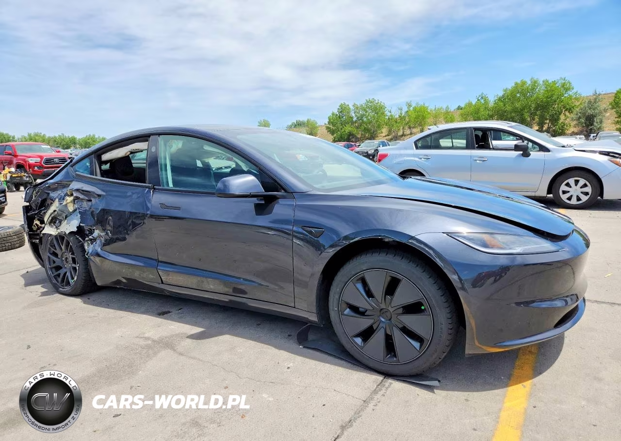 2025 Tesla Model 3 VIN:5YJ3E1EB6SF054356 - 4