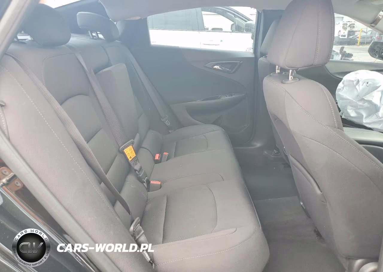 2017 Chevrolet Malibu Lt VIN:1G1ZE5STXHF236430 - 10