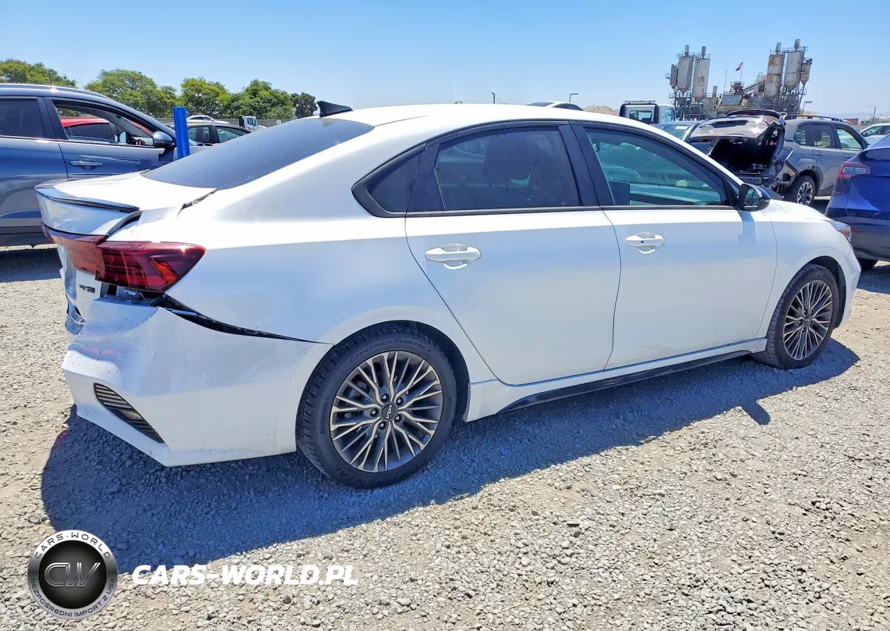 2023 Kia Forte Gt Line VIN:3KPF54AD9PE547838 - 3
