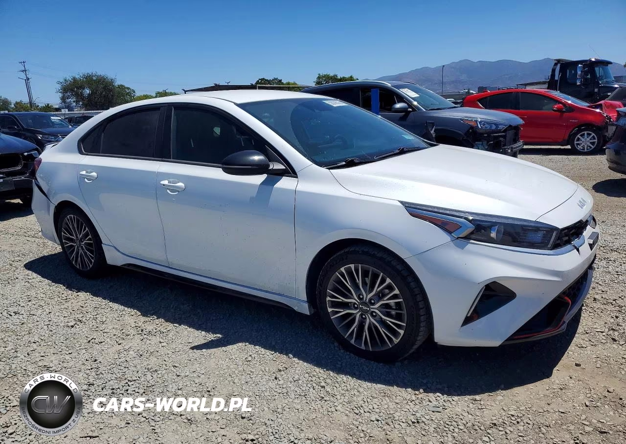2023 Kia Forte Gt Line VIN:3KPF54AD9PE547838 - 4