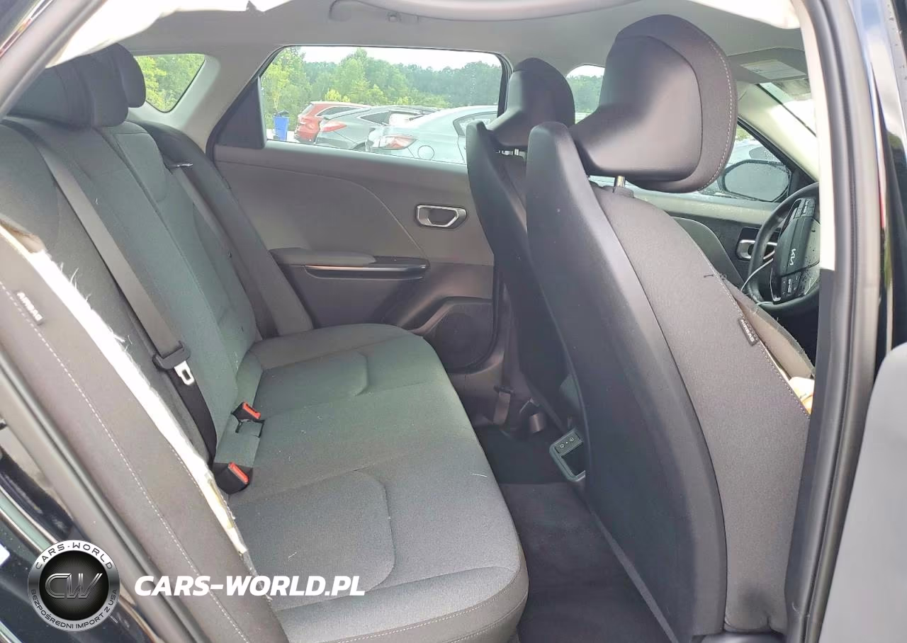 2025 Kia K4 Lxs VIN:3KPFT4DE1SE131592 - 10