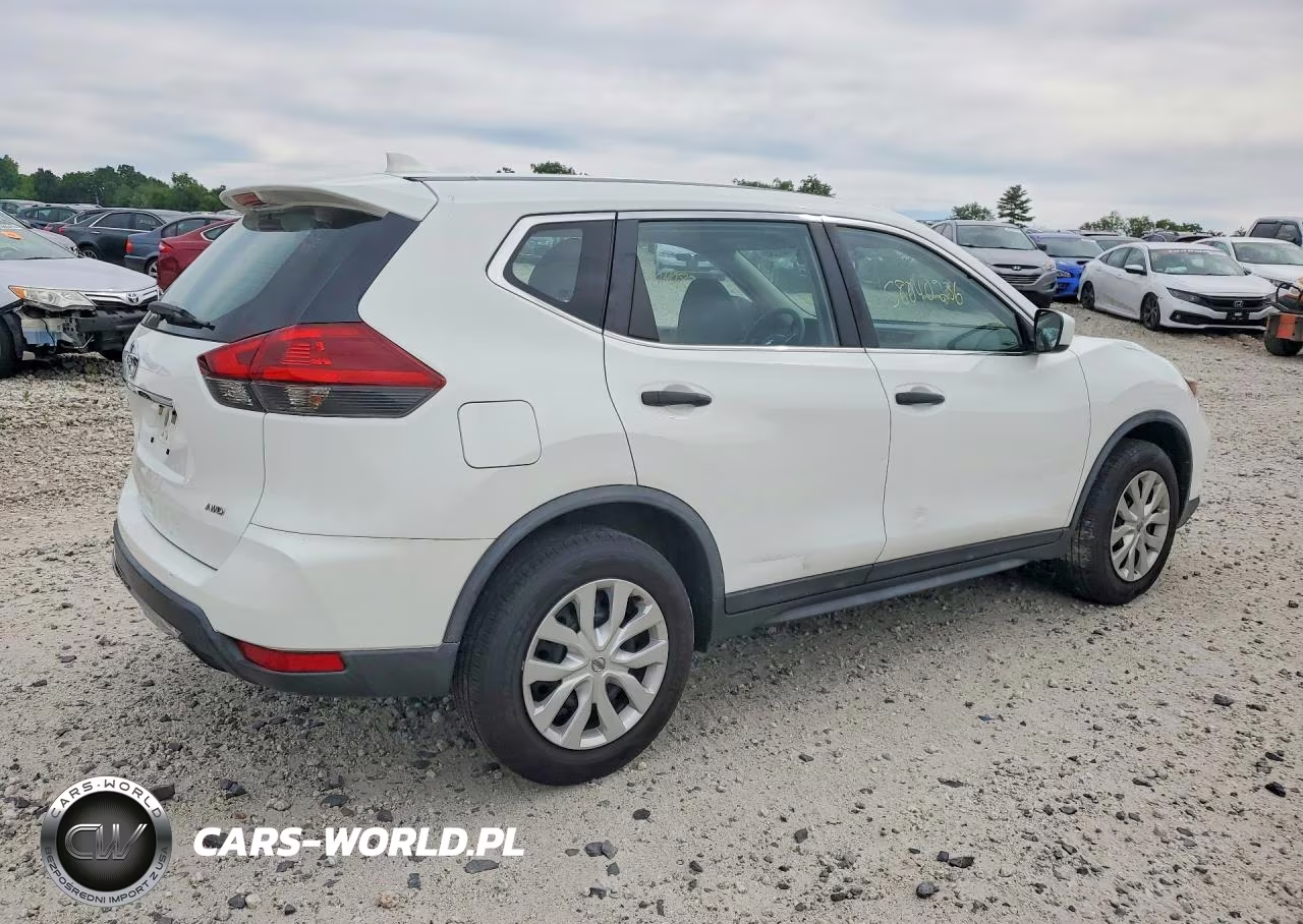 2018 Nissan Rogue S VIN:KNMAT2MVXJP602202 - 3