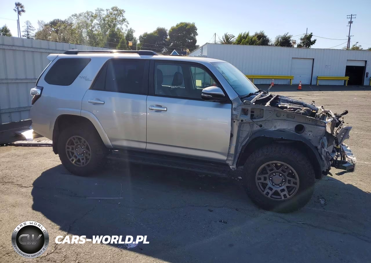 2020 Toyota 4Runner Trd Off-Road Premium VIN:JTEBU5JR7L5811787 - 4
