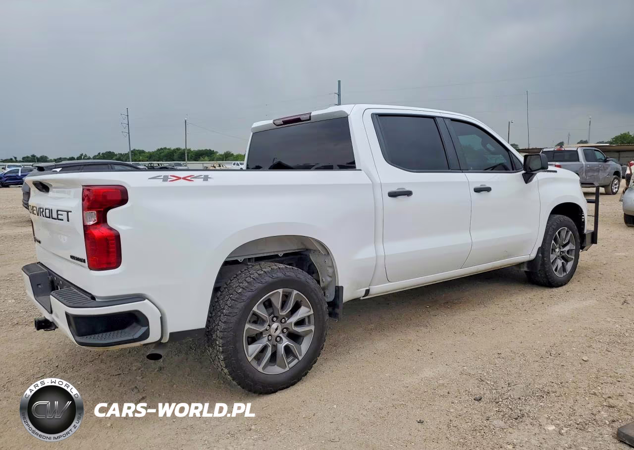 2022 Chevrolet Silverado K1500 Custom VIN:3GCPDBEK1NG558340 - 3