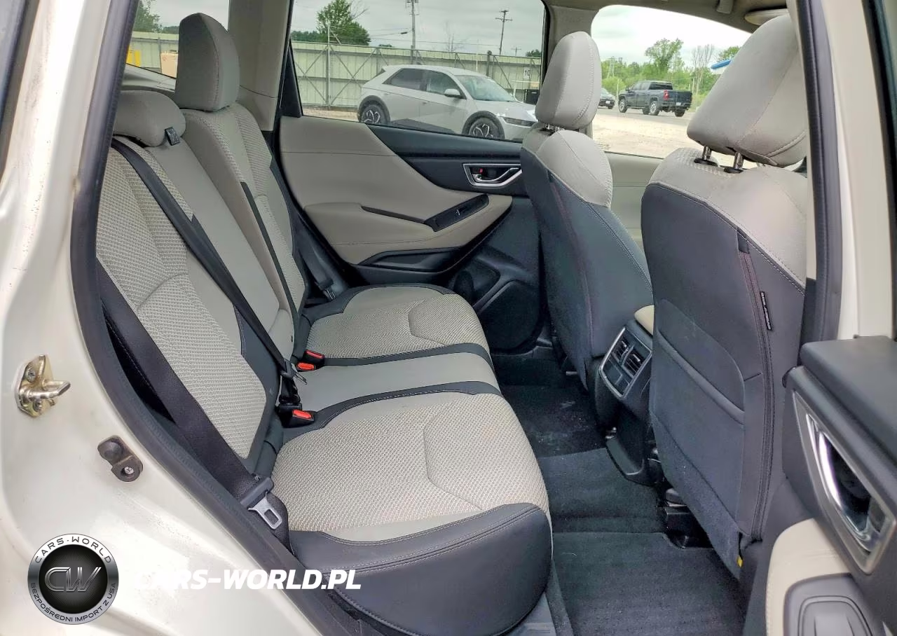 2019 Subaru Forester Premium VIN:JF2SKAEC1KH532147 - 11