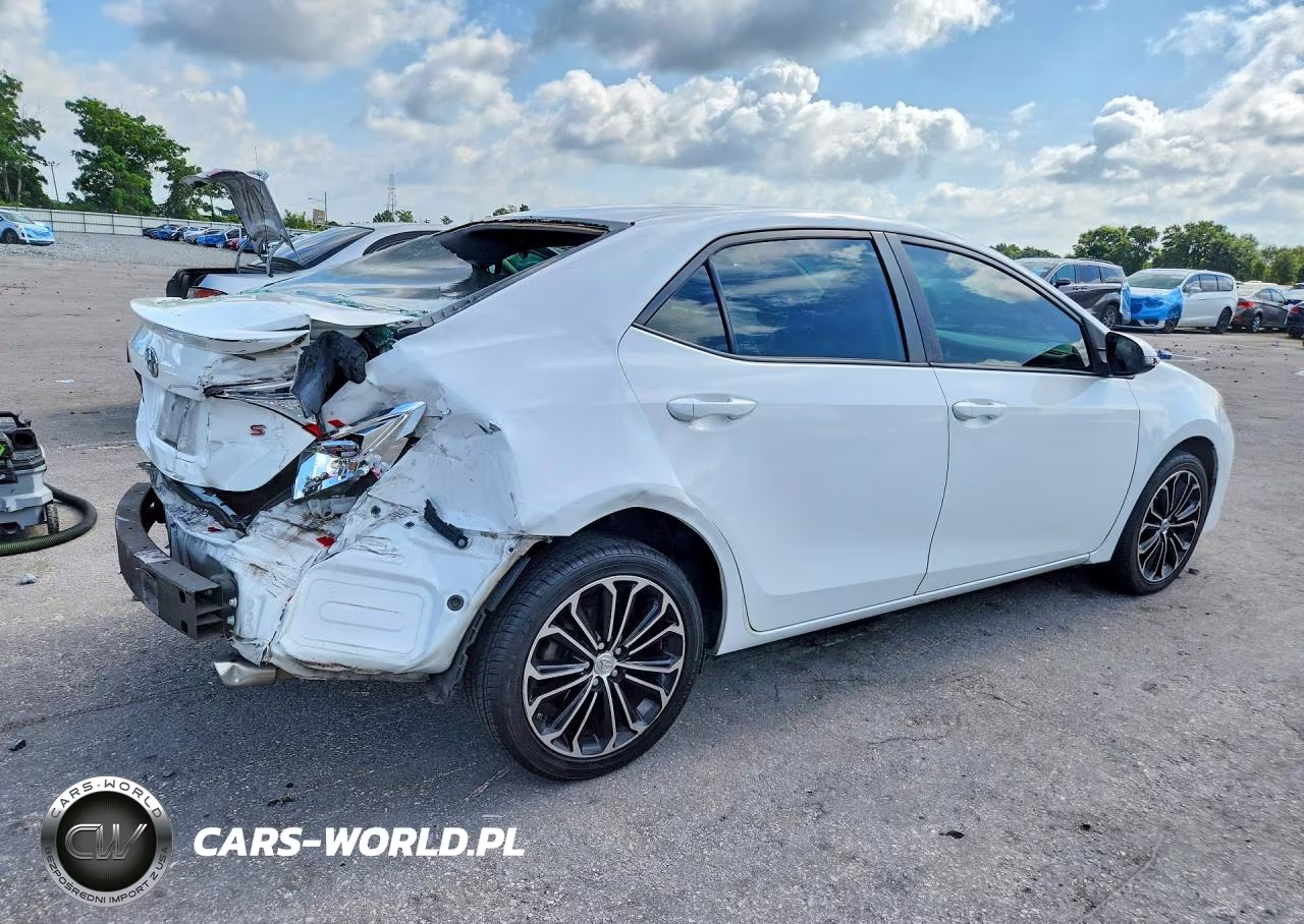 2015 Toyota Corolla S Plus VIN:2T1BURHE3FC451424 - 3