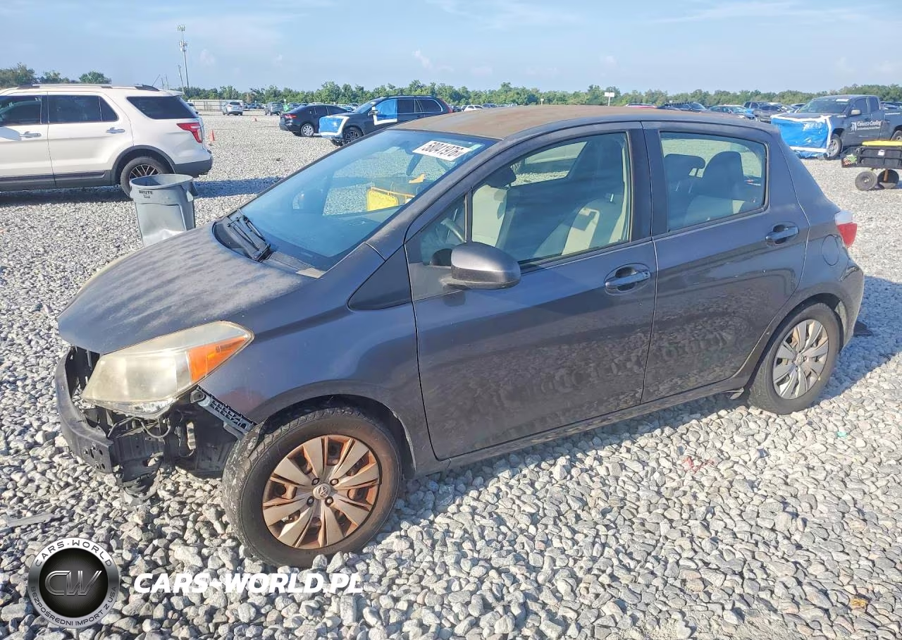 2013 Toyota Yaris 5-Door Le