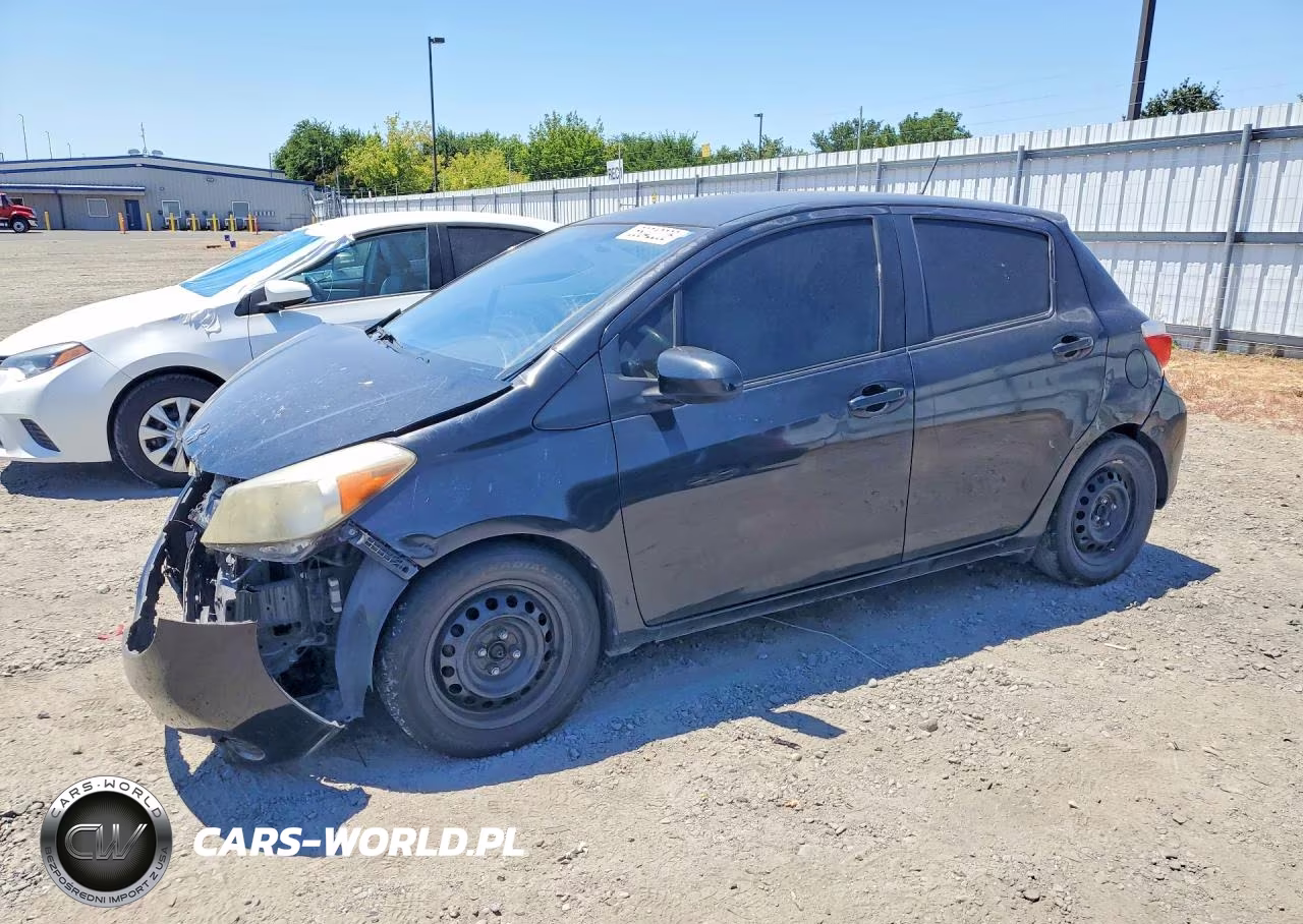 2012 Toyota Yaris 5-Door Le