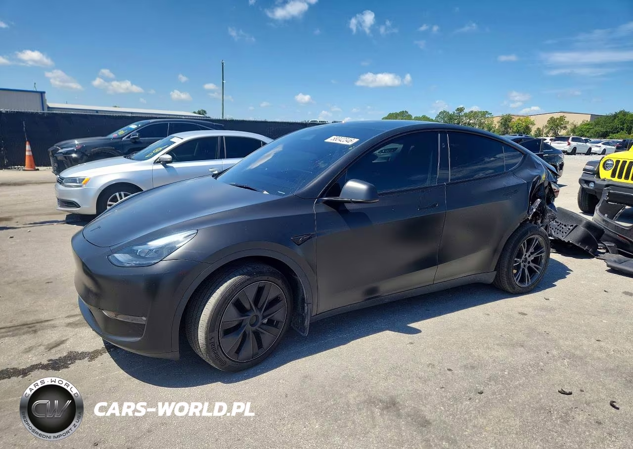 2024 Tesla Model Y – zdjęcie 1 z 13