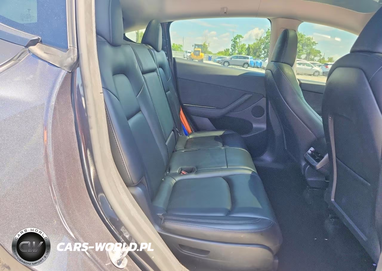 2024 Tesla Model Y VIN:7SAYGAEE2RF186506 - 10