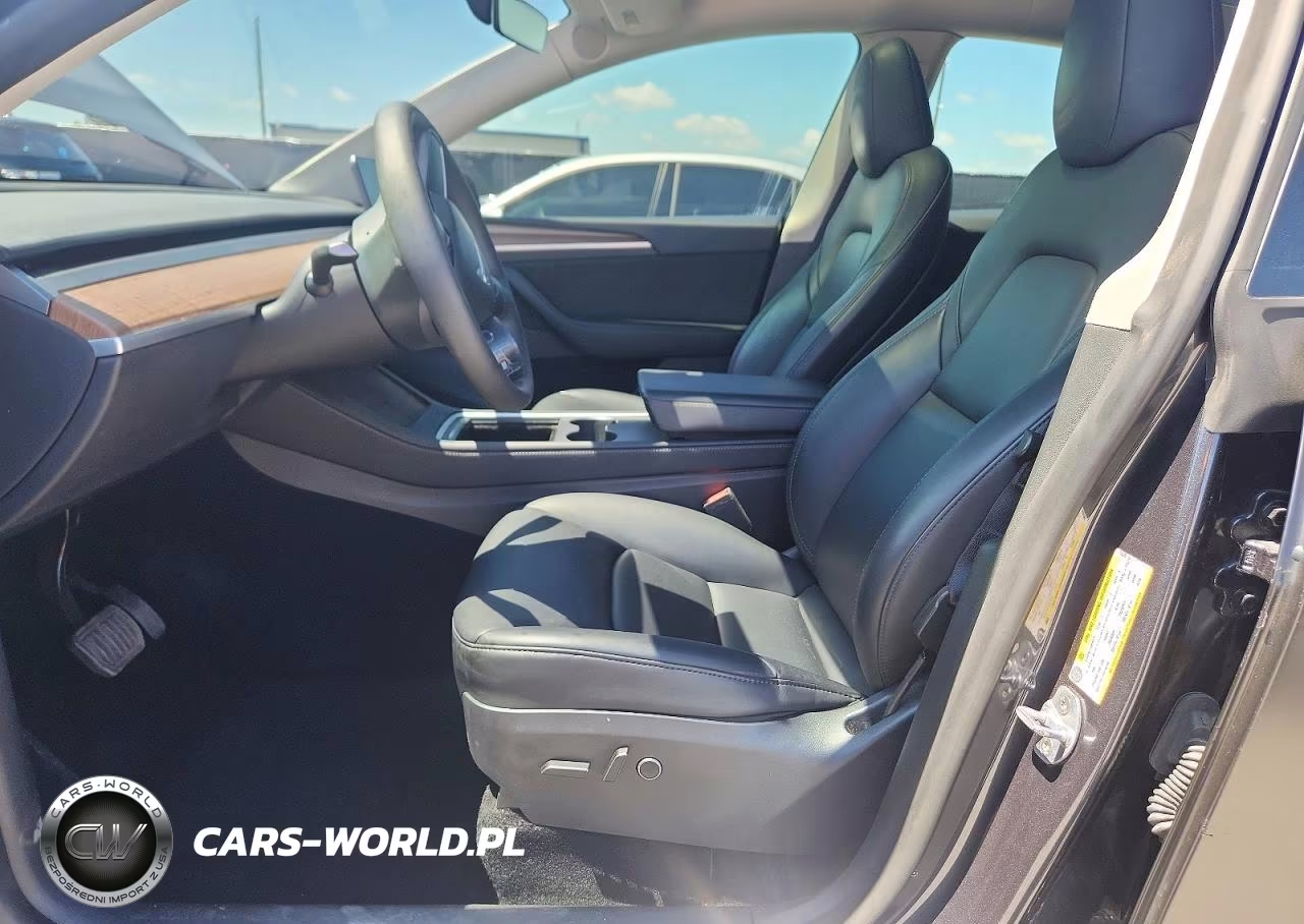 2024 Tesla Model Y VIN:7SAYGAEE2RF186506 - 7