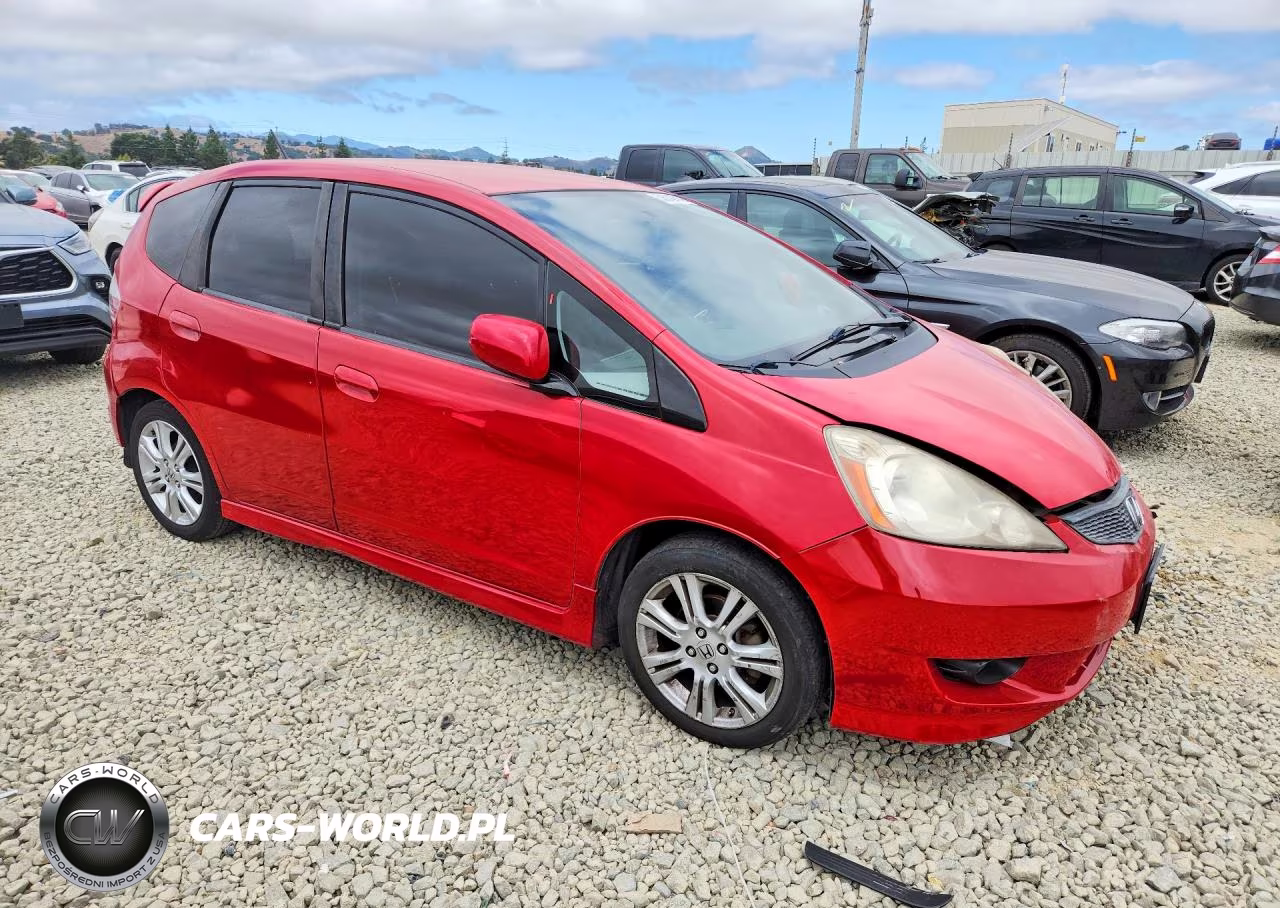 2011 Honda Fit Sport VIN:JHMGE8H57BS011405 - 4