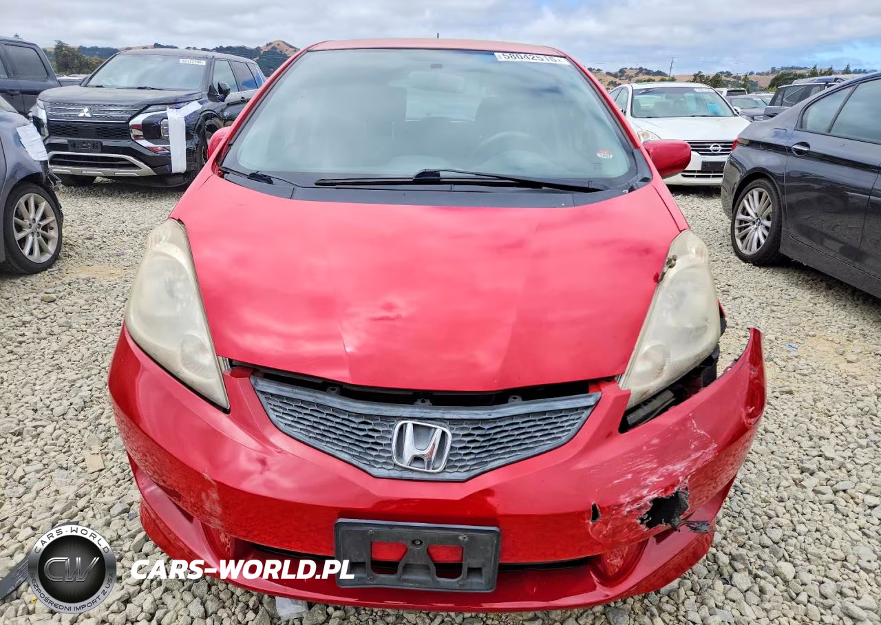2011 Honda Fit Sport VIN:JHMGE8H57BS011405 - 5