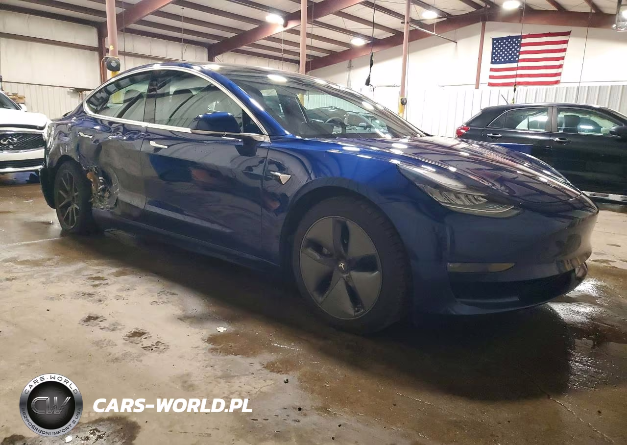 2019 Tesla Model 3 VIN:5YJ3E1EB0KF437340 - 4