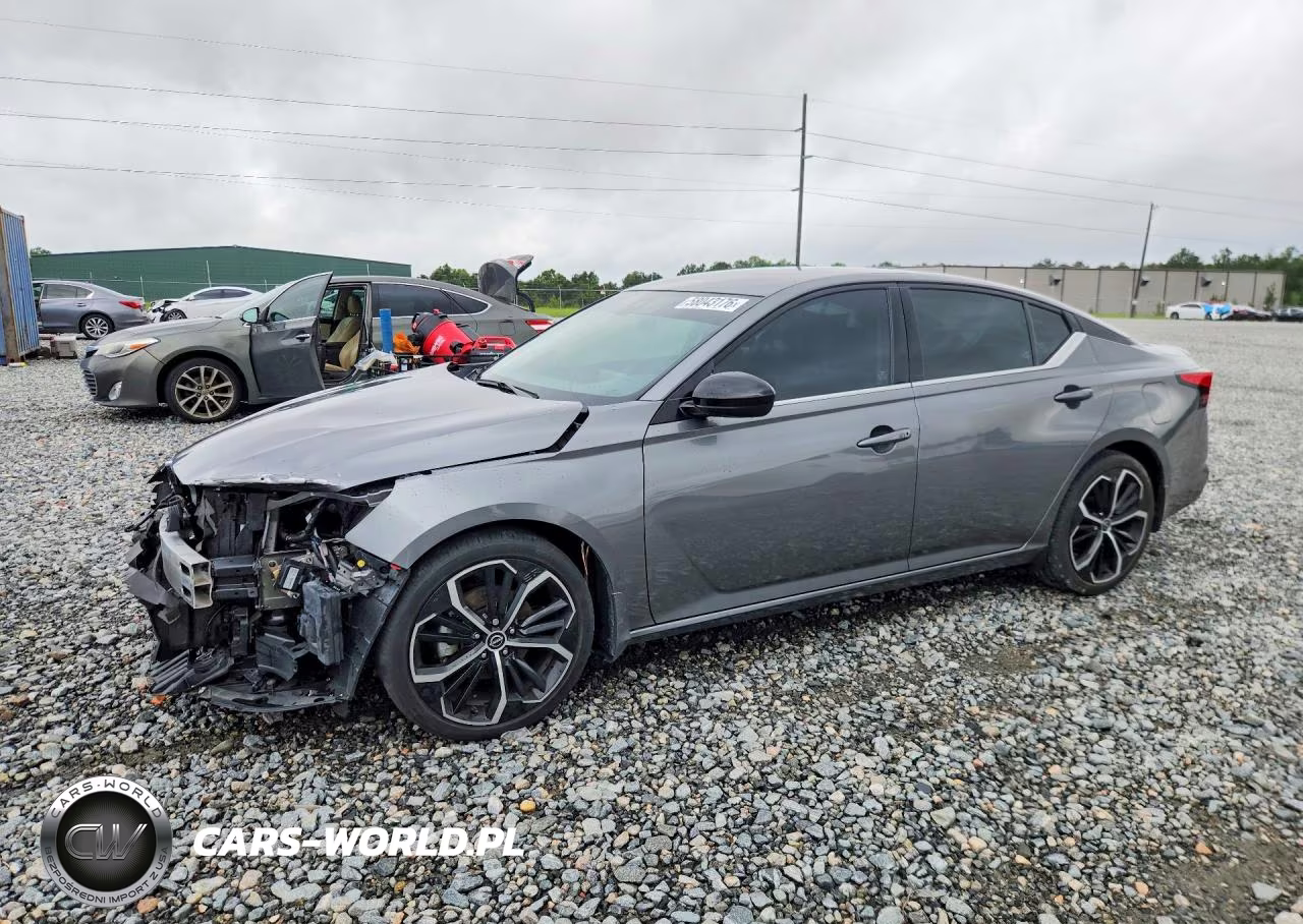 2023 Nissan Altima Sr – zdjęcie 1 z 13