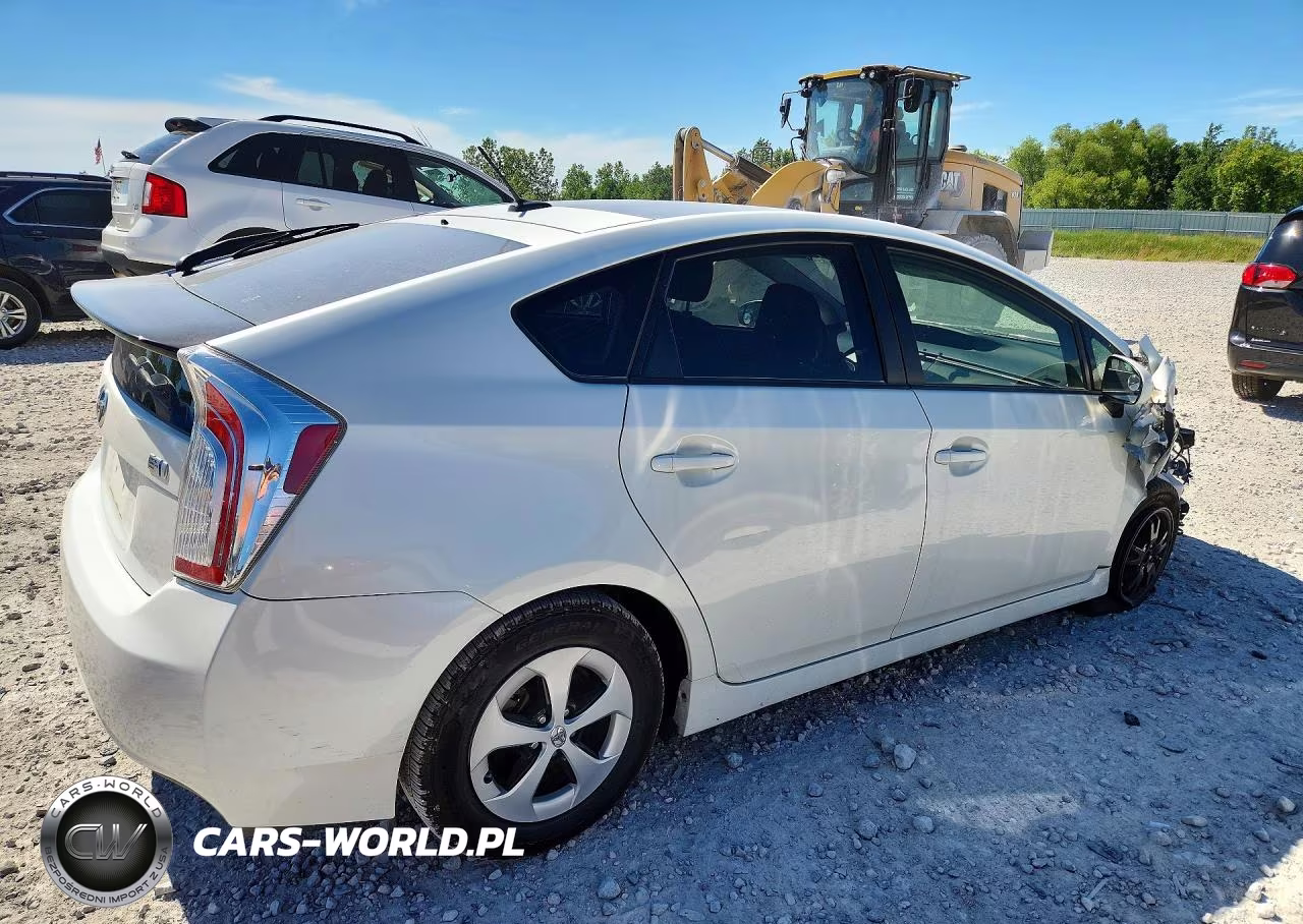 2015 Toyota Prius Three VIN:JTDKN3DU2F0430470 - 3