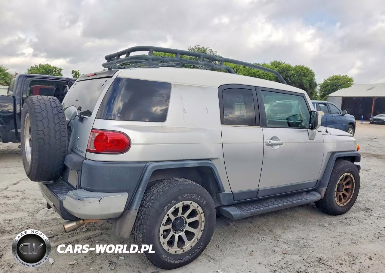 2007 Toyota Fj Cruiser Base VIN:JTEZU11F970004896 - 3