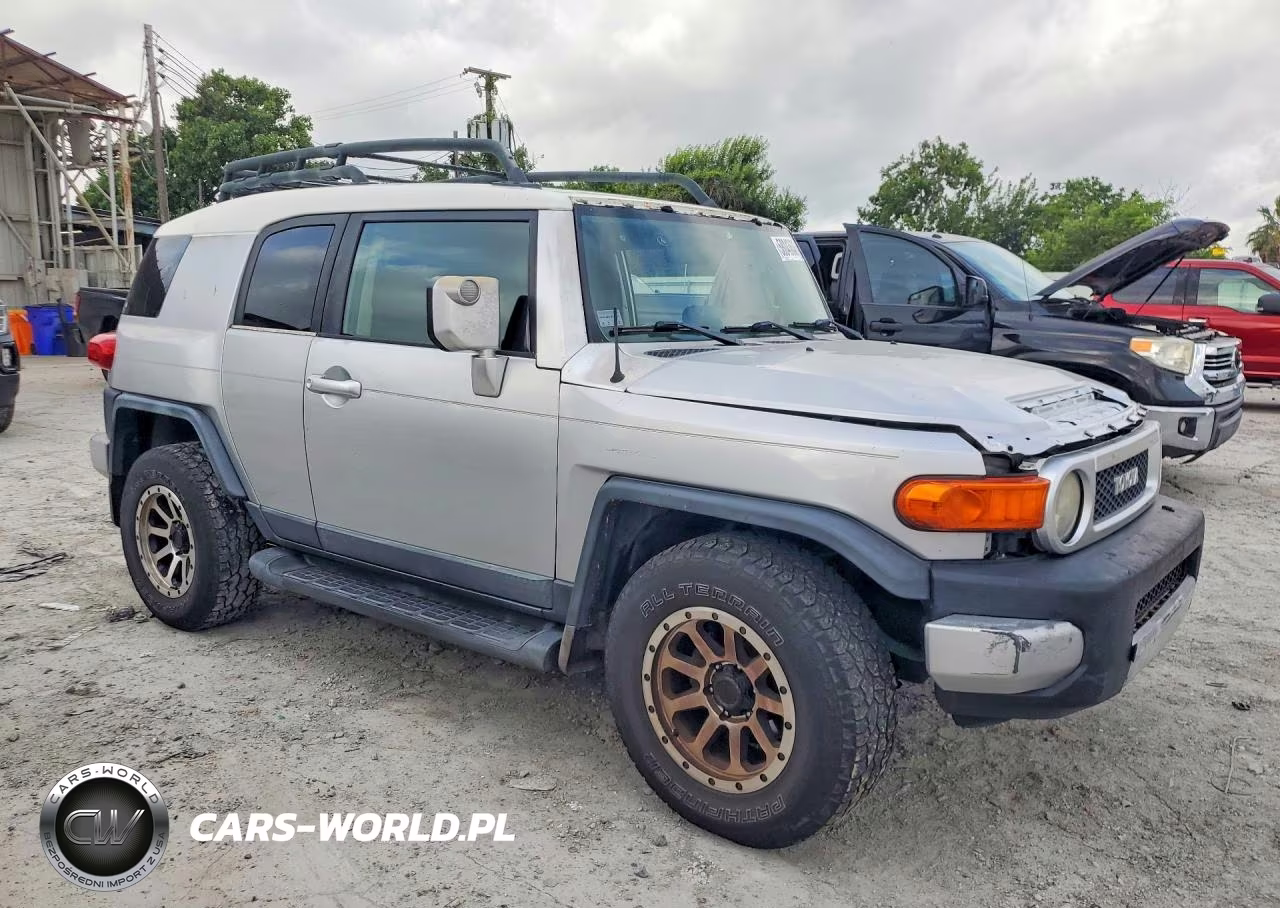 2007 Toyota Fj Cruiser Base VIN:JTEZU11F970004896 - 4