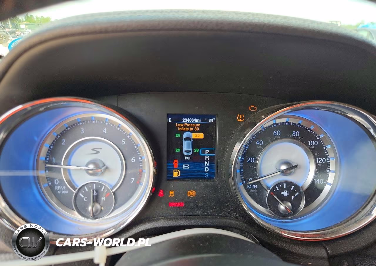 2014 Chrysler 300 S VIN:2C3CCAGG1EH263716 - 9