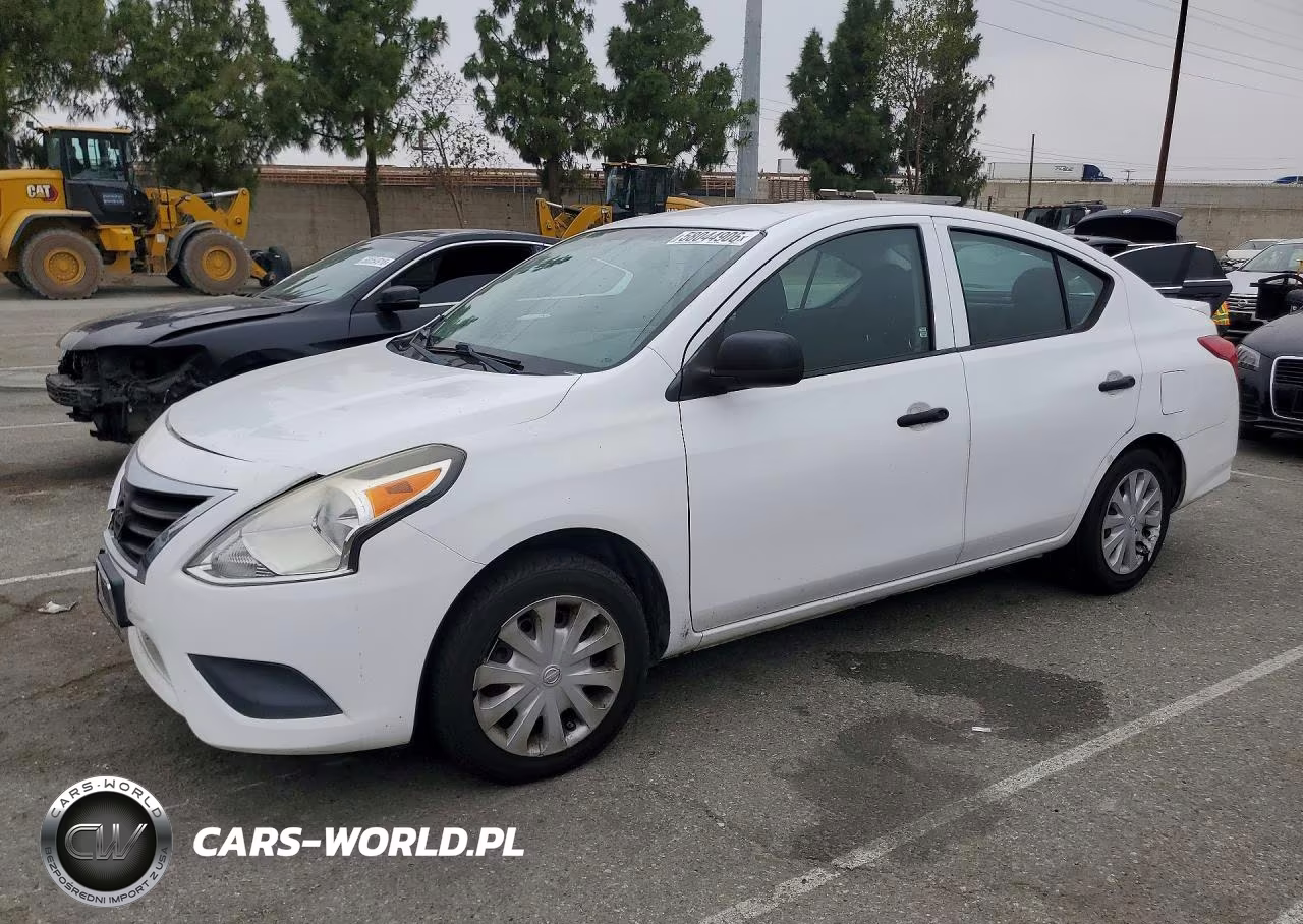 2015 Nissan Versa 1.6 S Plus – zdjęcie 1 z 12