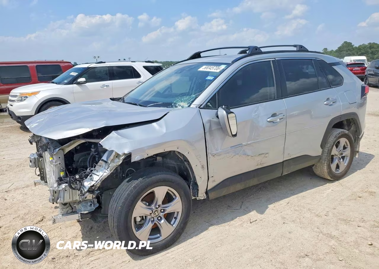 2025 Toyota Rav4 Xle – zdjęcie 1 z 13