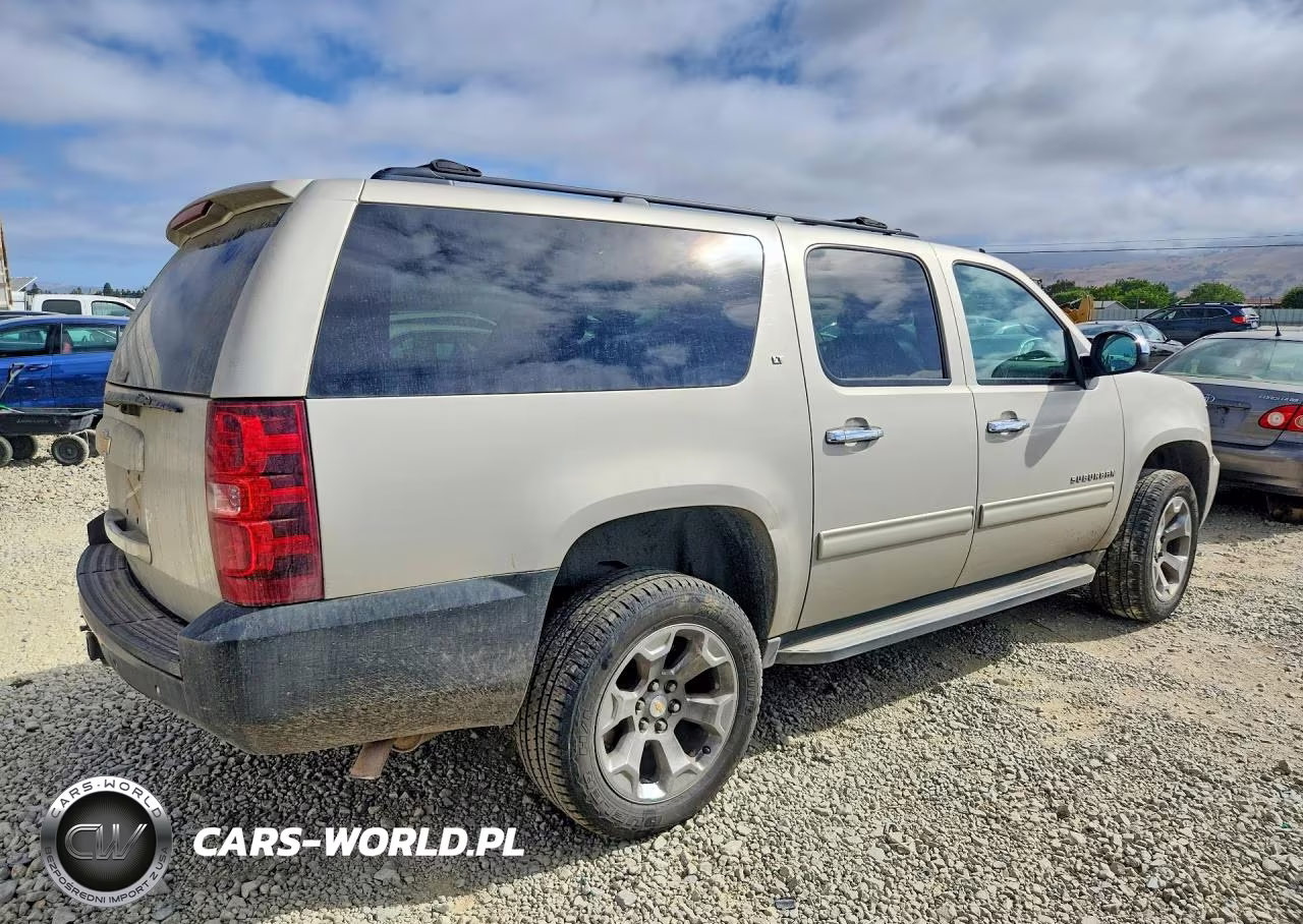 2013 Chevrolet Suburban K1500 Lt VIN:1GNSKJE79DR132648 - 3