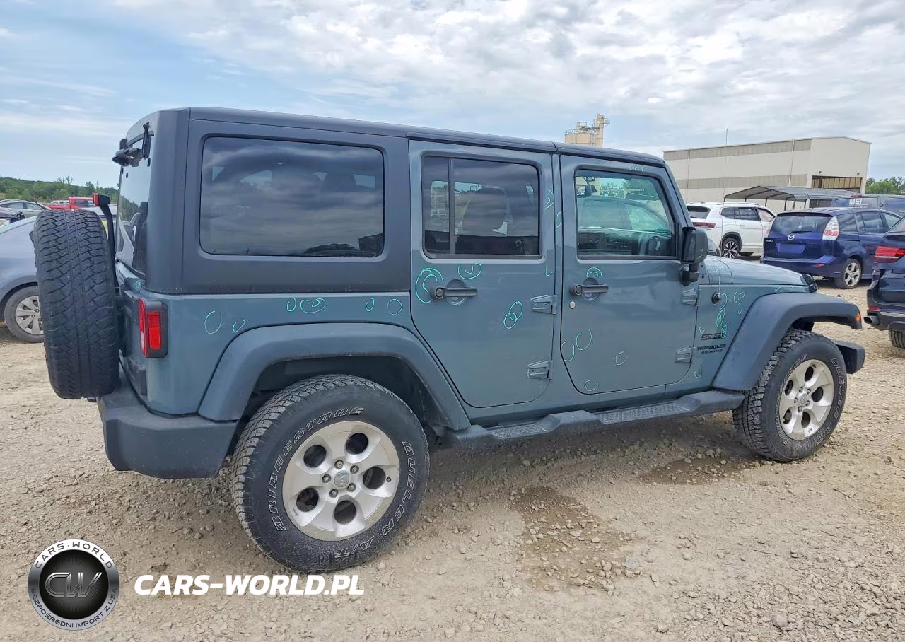 2015 Jeep Wrangler Unlimited Sport VIN:1C4BJWDG0FL519962 - 3