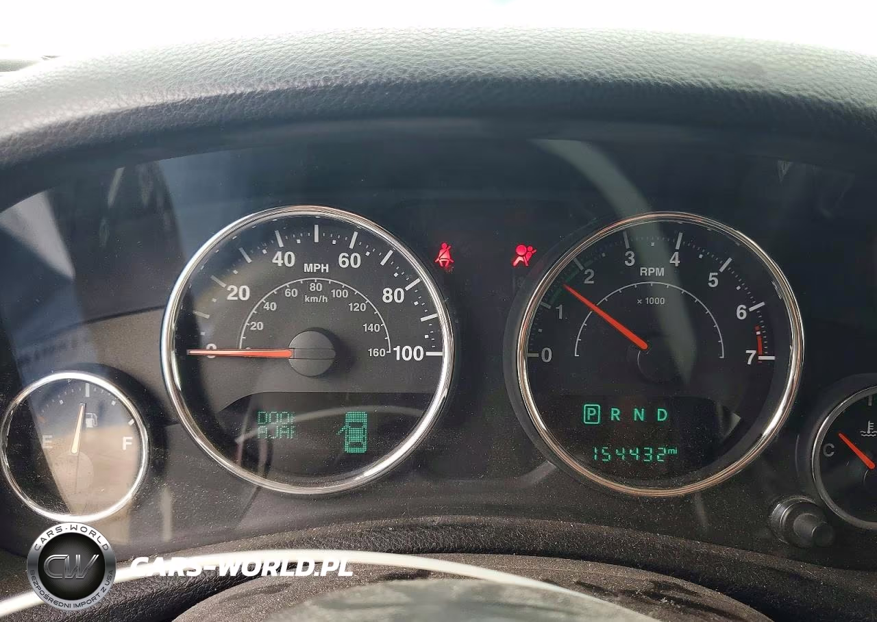2015 Jeep Wrangler Unlimited Sport VIN:1C4BJWDG0FL519962 - 9