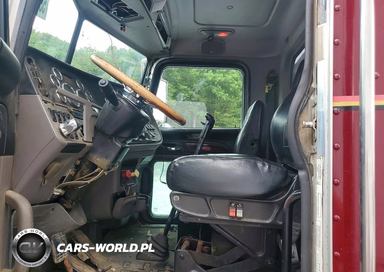2012 Peterbilt 367 Roll-Off Container Truck VIN:1NPTL70X0CD143093 - 7