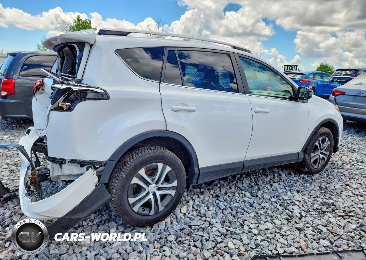 2016 Toyota Rav4 Le VIN:2T3BFREV2GW435639 - 3