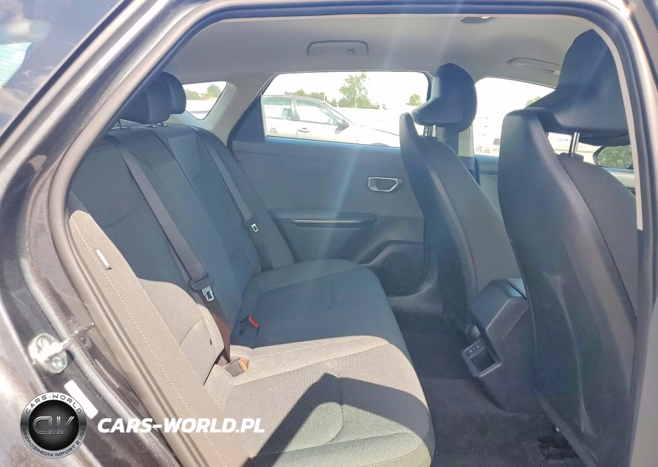 2025 Kia K4 VIN:3KPFT4DE5SE218413 - 10