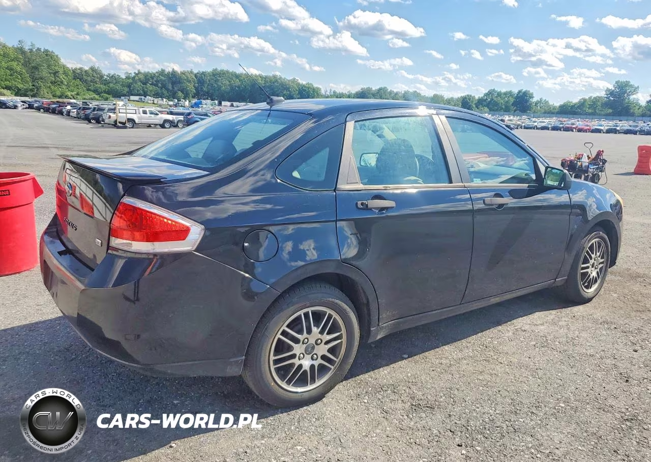 2010 Ford Focus Se VIN:1FAHP3FN4AW198069 - 3