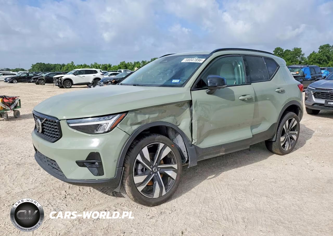 2023 Volvo Xc40 Plus – zdjęcie 1 z 13