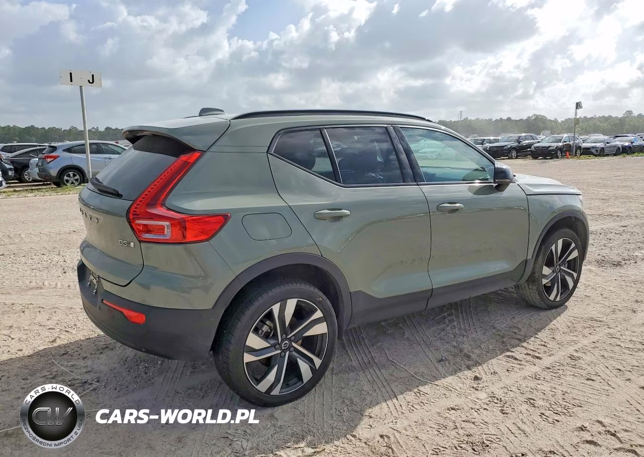 2023 Volvo Xc40 Plus VIN:YV4L12UW8P2006886 - 3