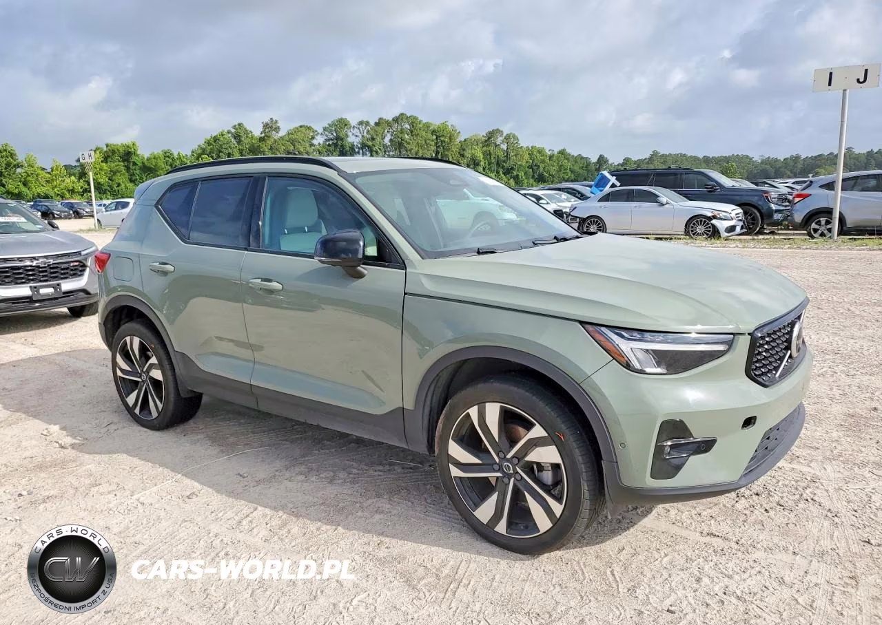2023 Volvo Xc40 Plus VIN:YV4L12UW8P2006886 - 4