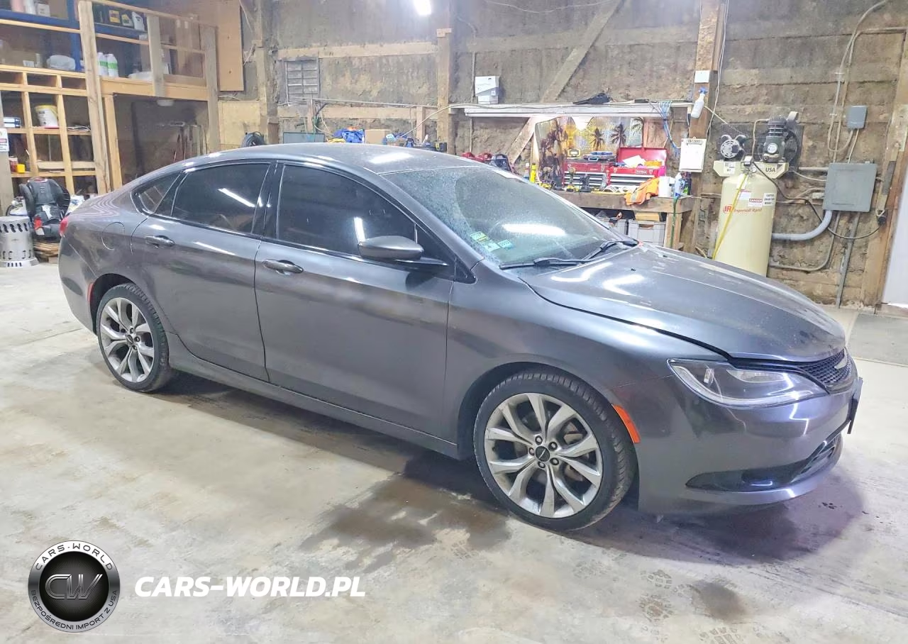 2016 Chrysler 200 S VIN:1C3CCCDG3GN158475 - 4