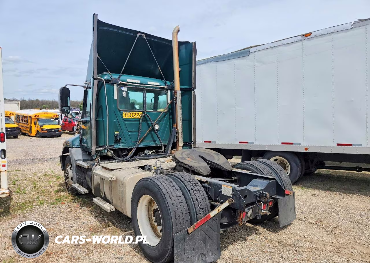 2016 Mack 600 Cxu600 - Semi Truck VIN:1M1AW01X8GM008459 - 3