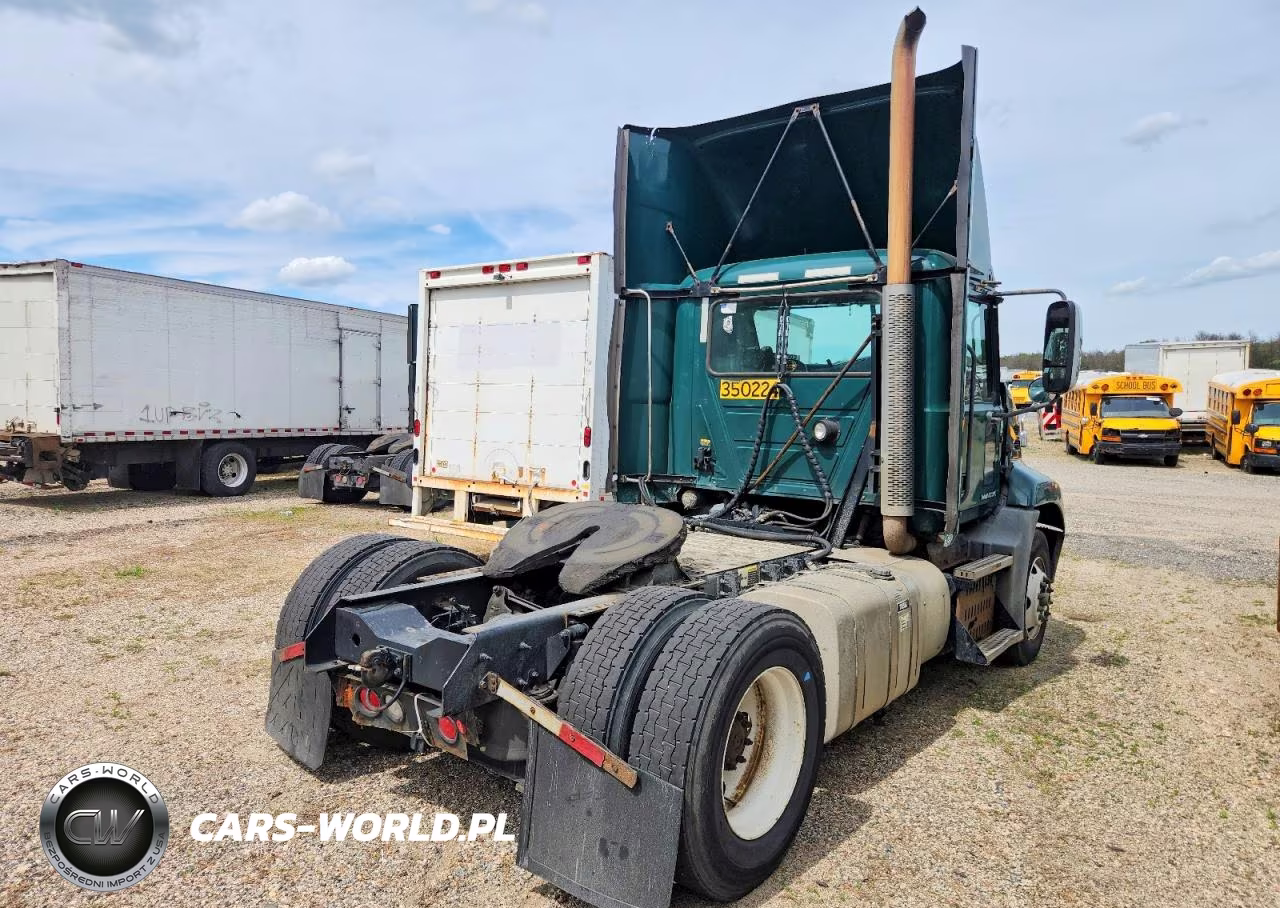 2016 Mack 600 Cxu600 - Semi Truck VIN:1M1AW01X8GM008459 - 4