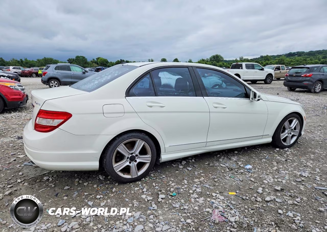 2011 Mercedes-Benz C 300 4Matic VIN:WDDGF8BB6BR163251 - 3