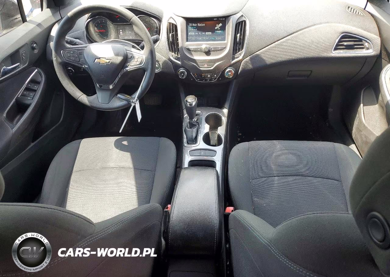 2018 Chevrolet Cruze Lt VIN:1G1BE5SM5J7126315 - 8