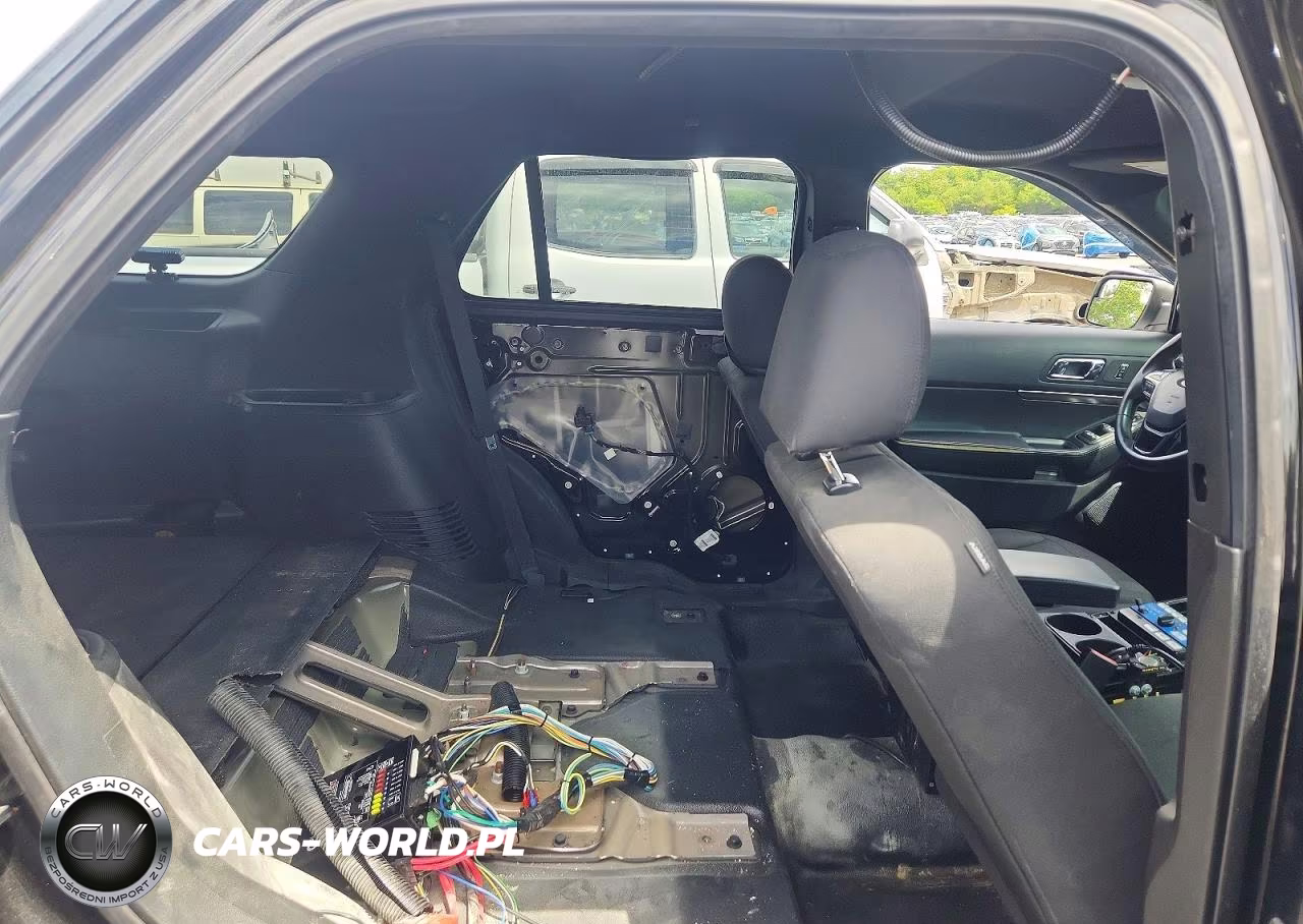 2018 Ford Explorer Police Interceptor VIN:1FM5K8AR4JGC17714 - 11