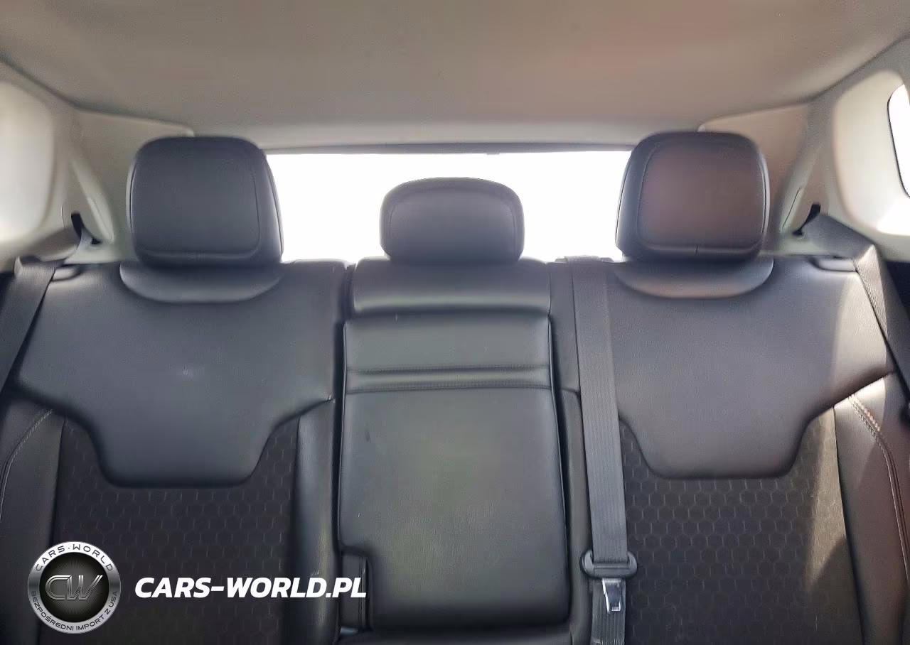 2018 Jeep Compass Latitude VIN:3C4NJDBB1JT199511 - 10