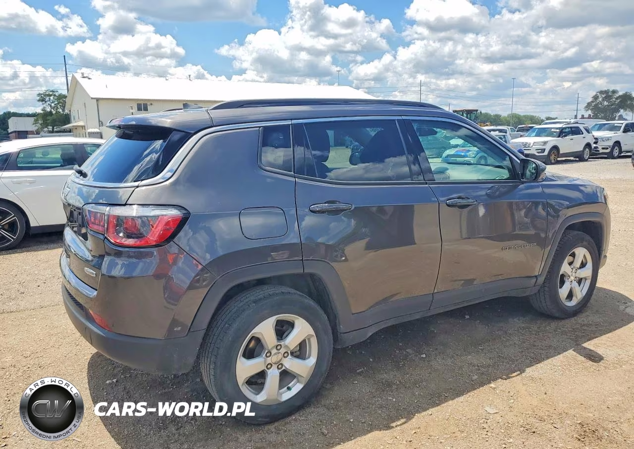 2018 Jeep Compass Latitude VIN:3C4NJDBB1JT199511 - 3
