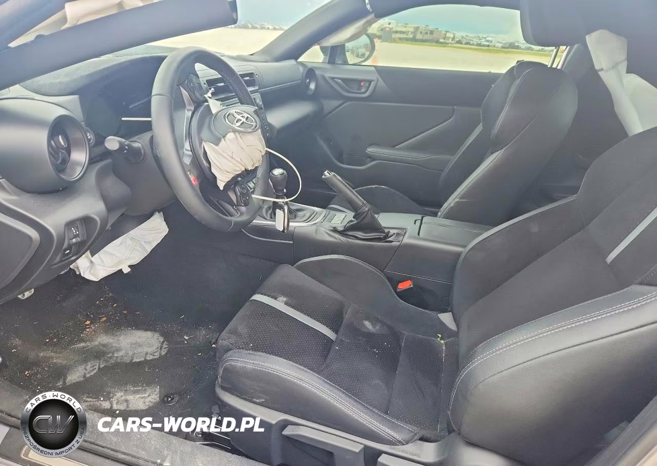 2025 Toyota Gr 86 Premium VIN:JF1ZNBE17S9759609 - 7