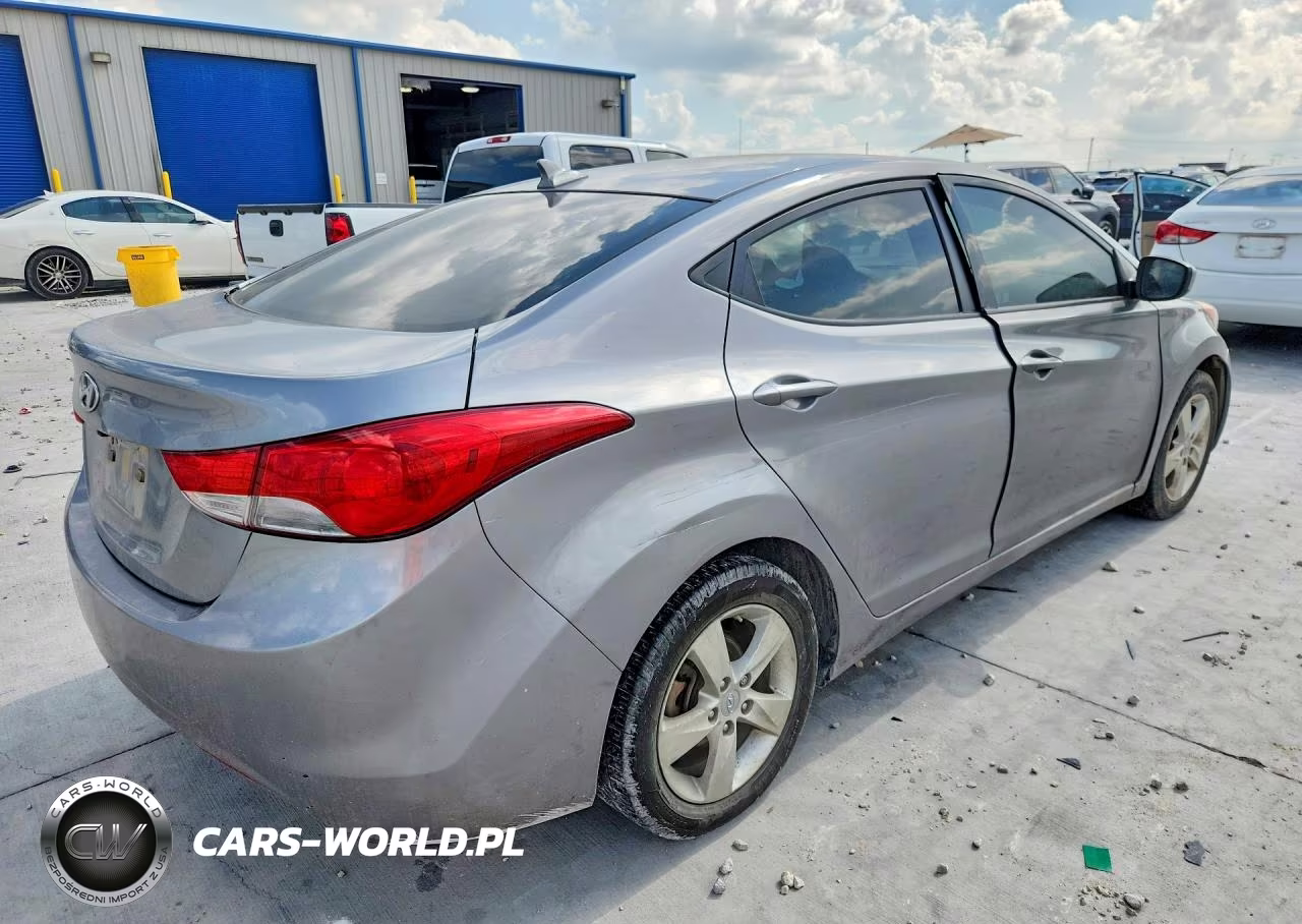 2013 Hyundai Elantra Gls VIN:KMHDH4AE4DU736381 - 3
