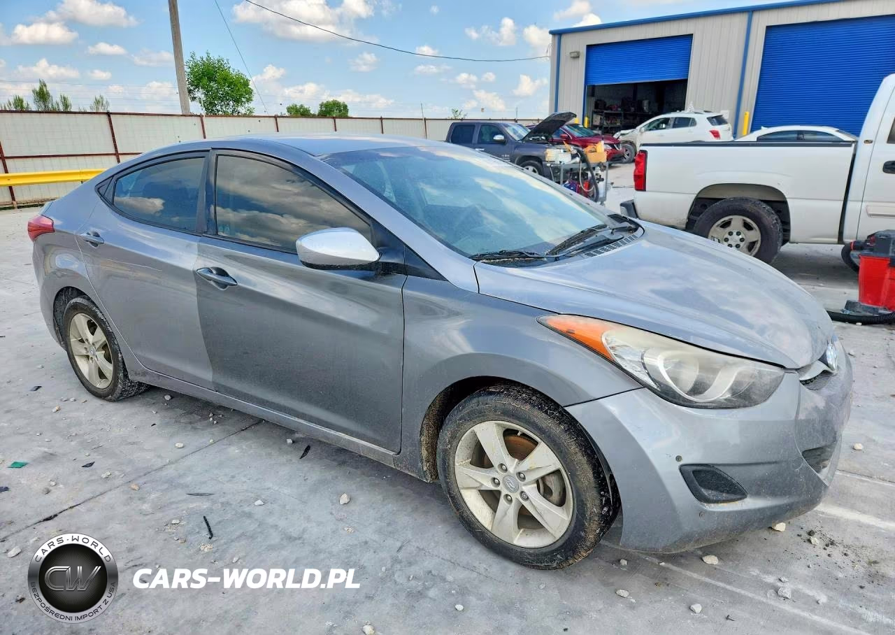 2013 Hyundai Elantra Gls VIN:KMHDH4AE4DU736381 - 4