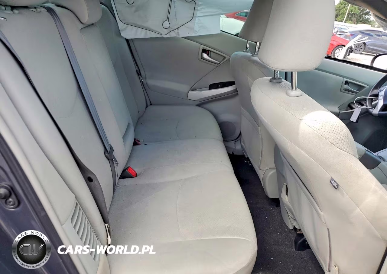 2013 Toyota Prius Two VIN:JTDKN3DU6D5621891 - 11