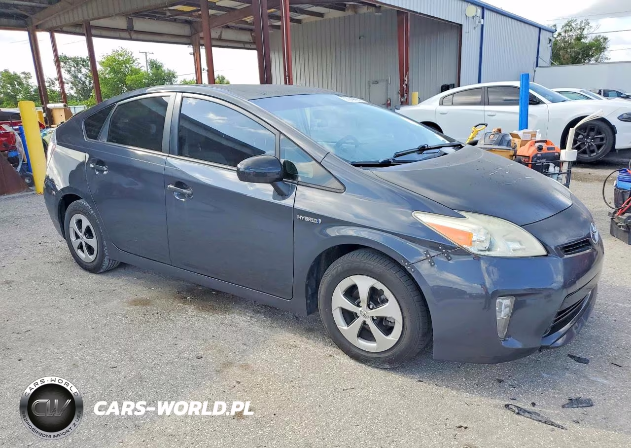 2013 Toyota Prius Two VIN:JTDKN3DU6D5621891 - 4