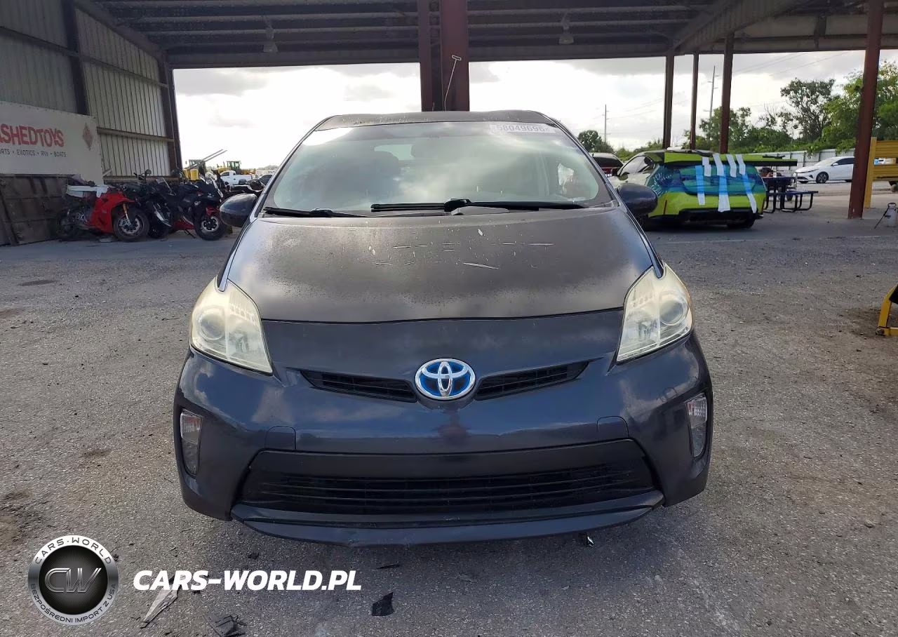 2013 Toyota Prius Two VIN:JTDKN3DU6D5621891 - 5